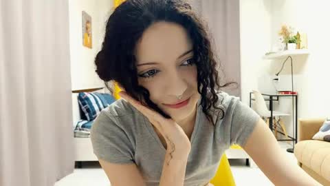 Snapshot of curlixiee chatting on 4, 5, 2026 Kira online show from 4, 5, 2026