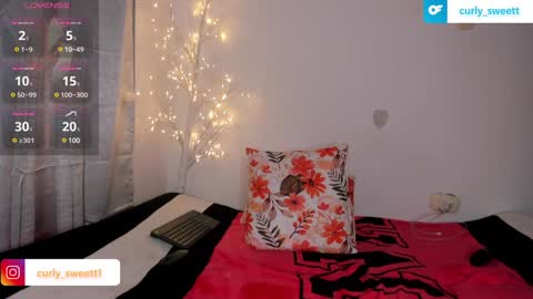 Snapshot of curly_sweett chatting on 9, 2, 2025 Curly - OF- CURLY SWEETT online show from 9, 2, 2025