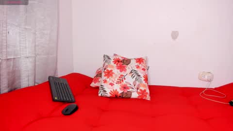 Snapshot of curly_sweett chatting on 18, 2, 2025 Curly - OF- CURLY SWEETT online show from 18, 2, 2025