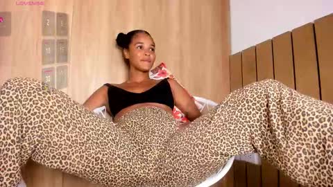 Snapshot of curly_sweett chatting on 22, 9, 2025 Curly - OF- CURLY SWEETT online show from 22, 9, 2025