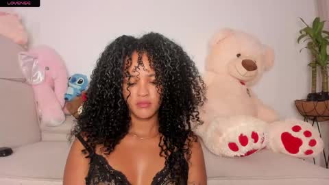 Snapshot of curly_sweett chatting on 5, 6, 2026 Curly - OF- CURLY SWEETT online show from 5, 6, 2026