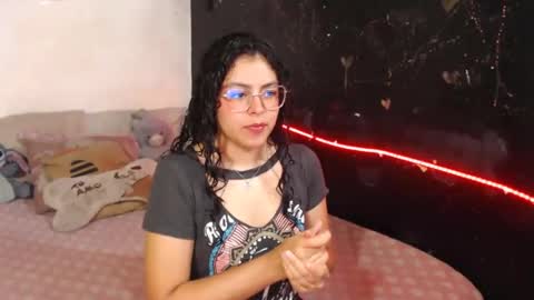 Snapshot of curlycool chatting on 19, 2, 2025 Max and Cata online show from 19, 2, 2025