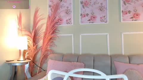 Snapshot of curlydani chatting on 12, 9, 2025 DANI online show from 12, 9, 2025