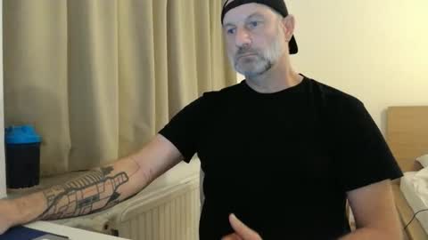 Snapshot of curman85 chatting on 20, 12, 2025 Curman85 online show from 20, 12, 2025