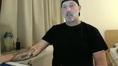 Snapshot of curman85 chatting on 21, 12, 2025 Curman85 online show from 21, 12, 2025