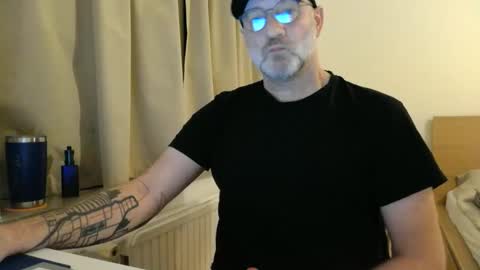 Snapshot of curman85 chatting on 7, 2, 2026 Curman85 online show from 7, 2, 2026