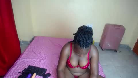 Snapshot of curvey_goddes chatting on 1, 3, 2026 curvey_goddes online show from 1, 3, 2026