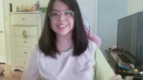Snapshot of curviiemm30 chatting on 10, 1, 2026 Emmie online show from 10, 1, 2026