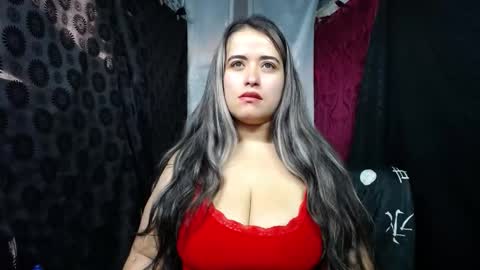 Snapshot of curvy_emma0 chatting on 7, 10, 2025 Emma online show from 7, 10, 2025