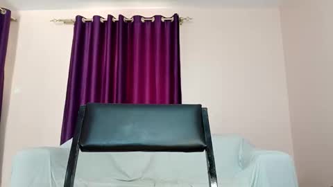 Snapshot of curvy_essie chatting on 10, 9, 2025 Essie online show from 10, 9, 2025