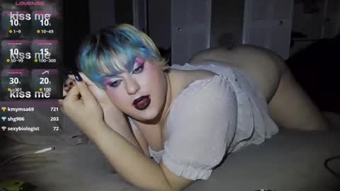 Snapshot of curvygothfemboy chatting on 31, 1, 2025 Curvygothfemboy online show from 31, 1, 2025