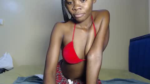 Snapshot of curvyjoan chatting on 29, 10, 2025 curvyjoan online show from 29, 10, 2025