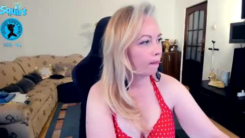 Whitney Lynn online show from 7, 5, 2026