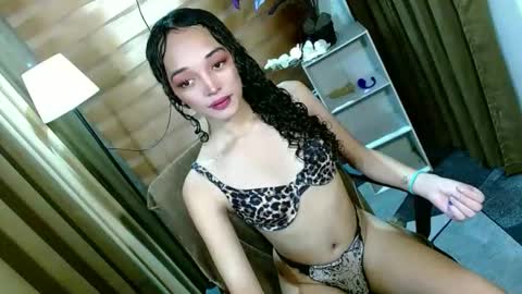 Snapshot of curybb_hanna19 chatting on 29, 4, 2026 BBY CURLYHANNA online show from 29, 4, 2026
