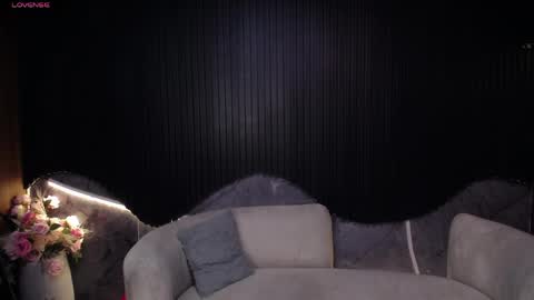 cute_angel_1 online show from 4, 6, 2026