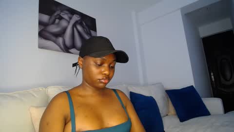 Snapshot of cute_ass18 chatting on 13, 2, 2025 Liya online show from 13, 2, 2025