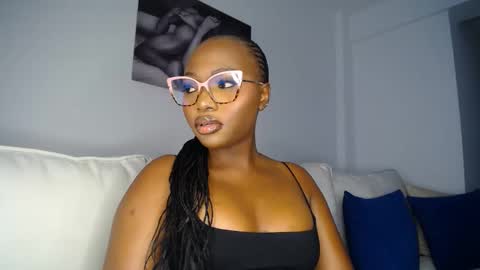 Snapshot of cute_ass18 chatting on 18, 2, 2025 Liya online show from 18, 2, 2025