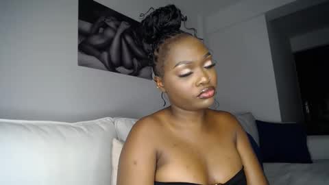 Snapshot of cute_ass18 chatting on 3, 3, 2025 Liya online show from 3, 3, 2025