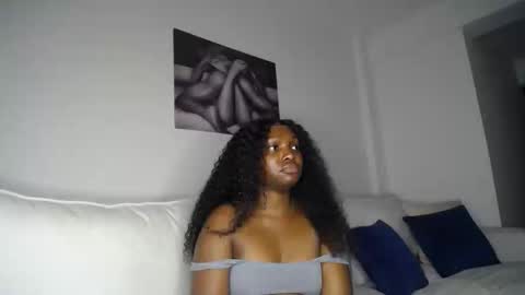 Snapshot of cute_ass18 chatting on 28, 11, 2025 Liya online show from 28, 11, 2025