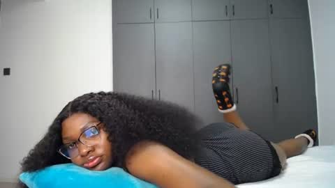 Snapshot of cute_ass18 chatting on 18, 7, 2026 Liya online show from 18, 7, 2026