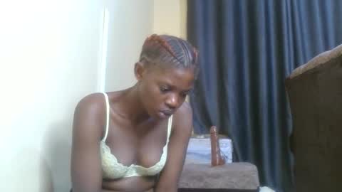 Snapshot of cute_banice chatting on 7, 1, 2025 cute_banice online show from 7, 1, 2025