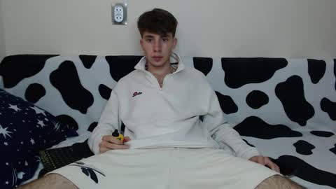 Snapshot of cute_brian chatting on 13, 9, 2025 Im Brian online show from 13, 9, 2025