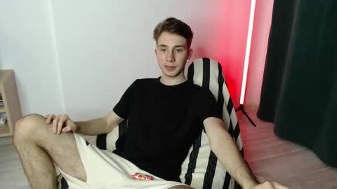 Snapshot of cute_brian chatting on 22, 10, 2025 Im Brian online show from 22, 10, 2025