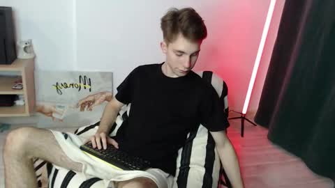 Snapshot of cute_brian chatting on 23, 10, 2025 Im Brian online show from 23, 10, 2025