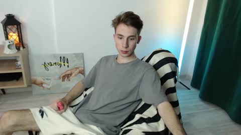 Snapshot of cute_brian chatting on 26, 10, 2025 Im Brian online show from 26, 10, 2025