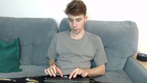 Snapshot of cute_brian chatting on 27, 10, 2025 Im Brian online show from 27, 10, 2025