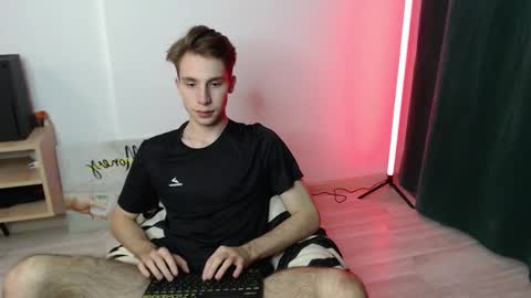 Snapshot of cute_brian chatting on 2, 11, 2025 Im Brian online show from 2, 11, 2025