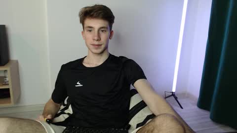 Snapshot of cute_brian chatting on 9, 11, 2025 Im Brian online show from 9, 11, 2025