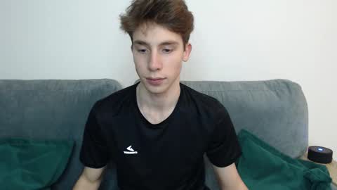 Snapshot of cute_brian chatting on 28, 11, 2025 Im Brian online show from 28, 11, 2025