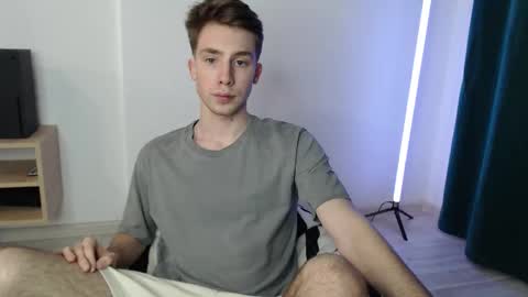 Snapshot of cute_brian chatting on 1, 12, 2025 Im Brian online show from 1, 12, 2025