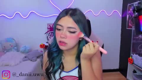 Snapshot of cute_dani__ chatting on 25, 10, 2025 Dani  online show from 25, 10, 2025