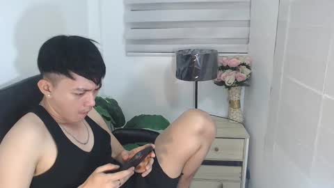 Snapshot of cute_enzo24 chatting on 10, 12, 2024 cute_enzo24 online show from 10, 12, 2024