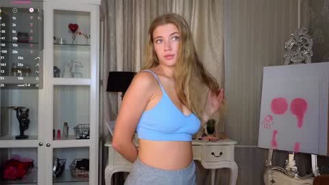 Snapshot of cute_fox_girl chatting on 20, 9, 2025 Anne online show from 20, 9, 2025