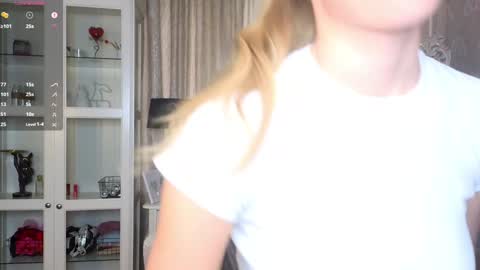 Snapshot of cute_fox_girl chatting on 27, 9, 2025 Anne online show from 27, 9, 2025