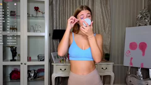 Snapshot of cute_fox_girl chatting on 7, 10, 2025 Anne online show from 7, 10, 2025