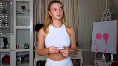 Snapshot of cute_fox_girl chatting on 18, 10, 2025 Anne online show from 18, 10, 2025