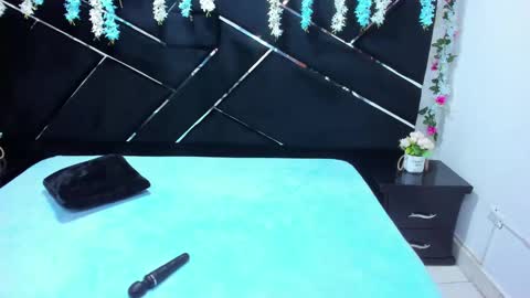 Isabella online show from 5, 11, 2025