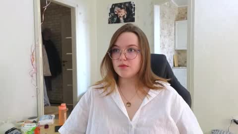 Snapshot of cute_junk chatting on 28, 2, 2025 Kite and Jack online show from 28, 2, 2025