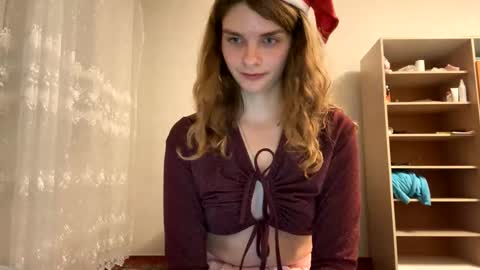 cute_kitte online show from 28, 12, 2024