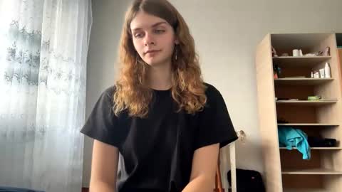 cute_kitte online show from 3, 1, 2025