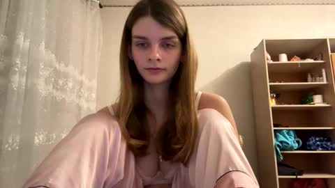 cute_kitte online show from 12, 2, 2025