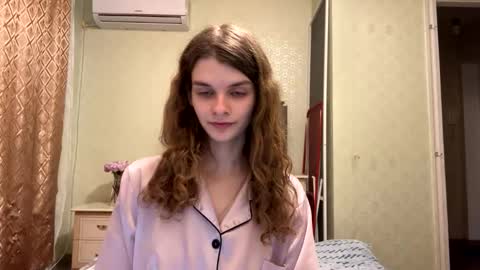 cute_kitte online show from 19, 10, 2025