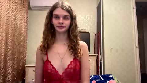 cute_kitte online show from 8, 11, 2025