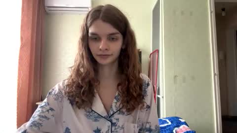 cute_kitte online show from 17, 11, 2025