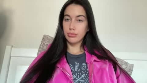 Snapshot of cute_kriss94 chatting on 1, 11, 2025 cute_kriss94 online show from 1, 11, 2025