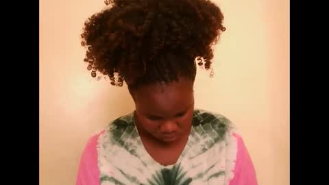 cute_latifah online show from 1, 3, 2026